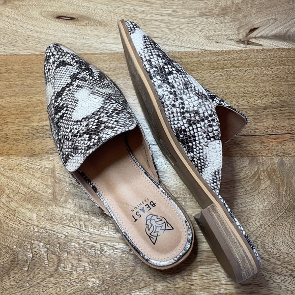 EUC Beast snakeskin mules size 6 - Picture 2 of 6